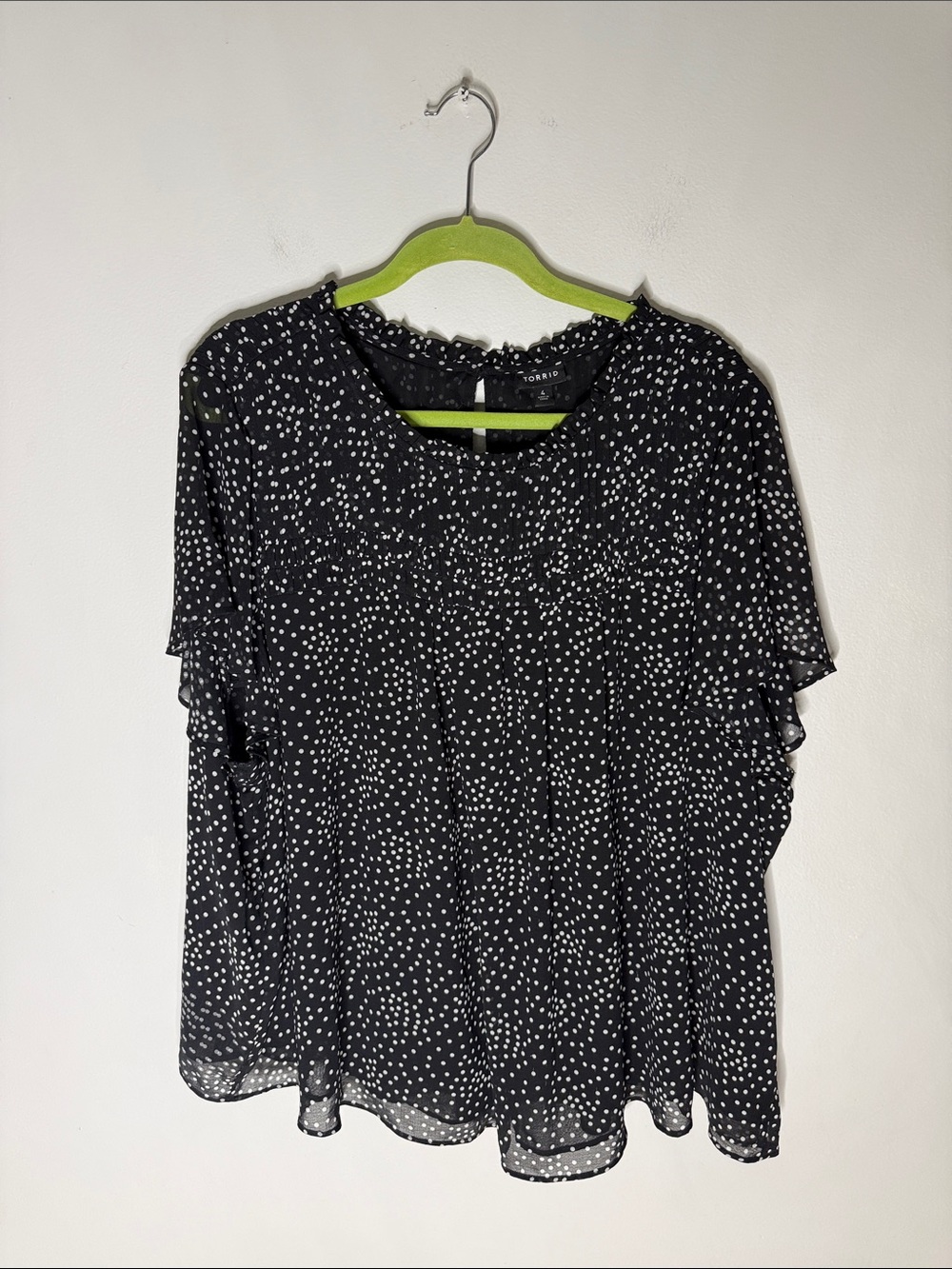 torrid Black White Polka Dot Flutter Sleeve Blouse Size 4